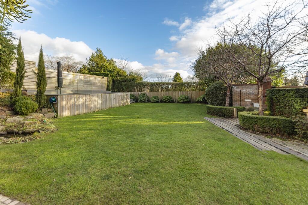 6 bedroom detached house for sale in Bowdon, Altrincham, WA14